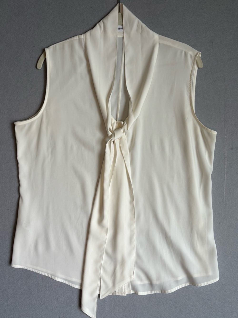 Calvin Klein Ivory Sleeveless Tie-Neck Blouse sz L - Picture 2 of 10